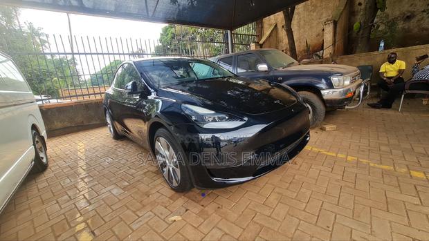 New Tesla Model Y Performance 2024 Black