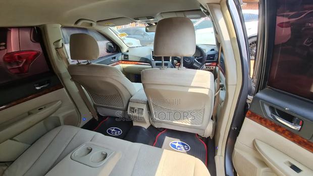 Subaru Outback 2.5i Premium 2010