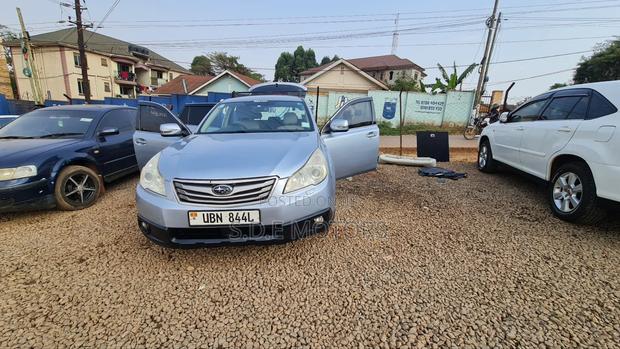 Subaru Outback 2.5i Premium 2010