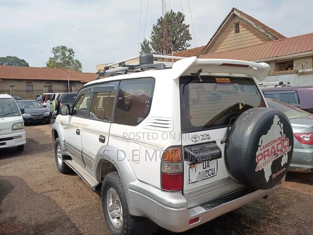 Toyota Land Cruiser Prado 2.7 3dr 2002 White