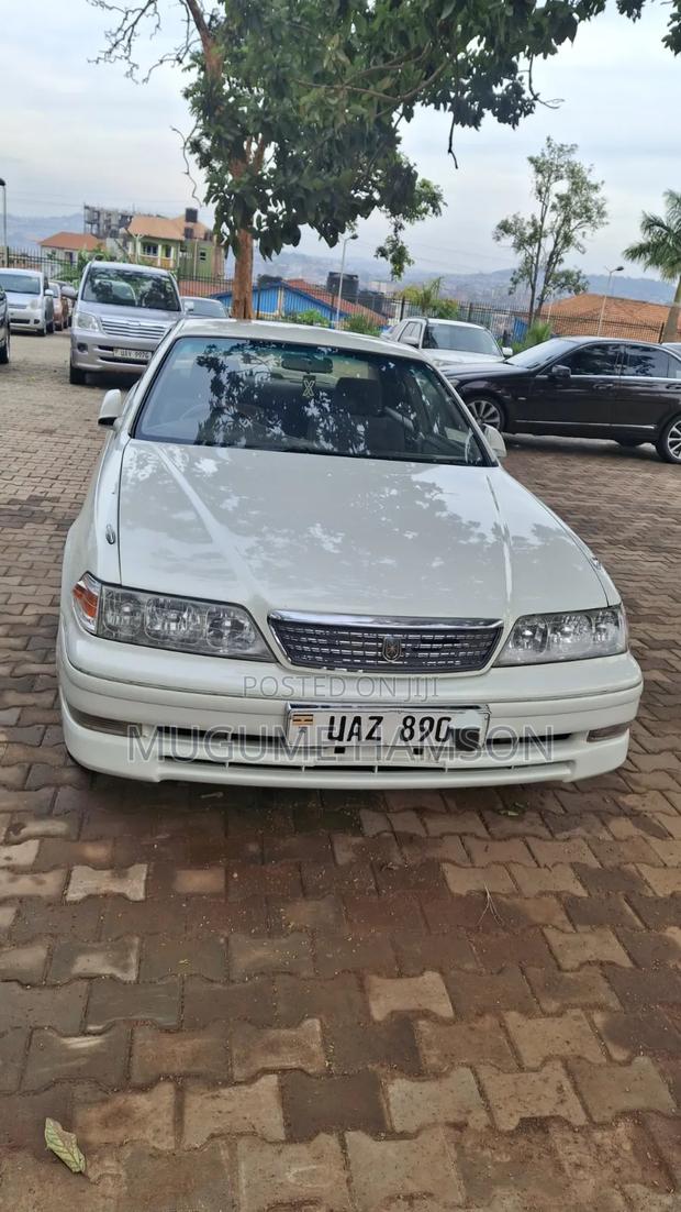 Toyota Mark II 2000 White
