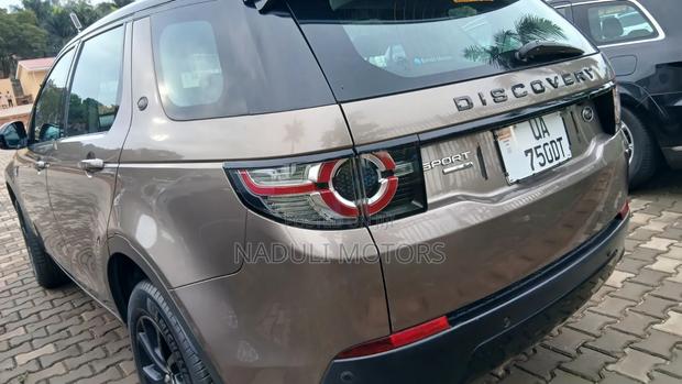 Land Rover Discovery 2018