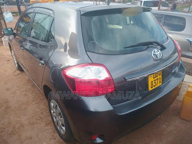 Toyota Auris 2009 Gray