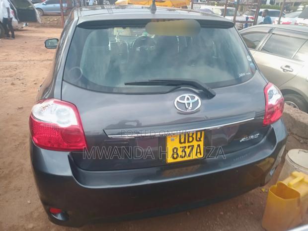 Toyota Auris 2009 Gray