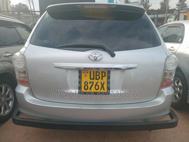 Toyota Corolla Fielder 2011 Silver