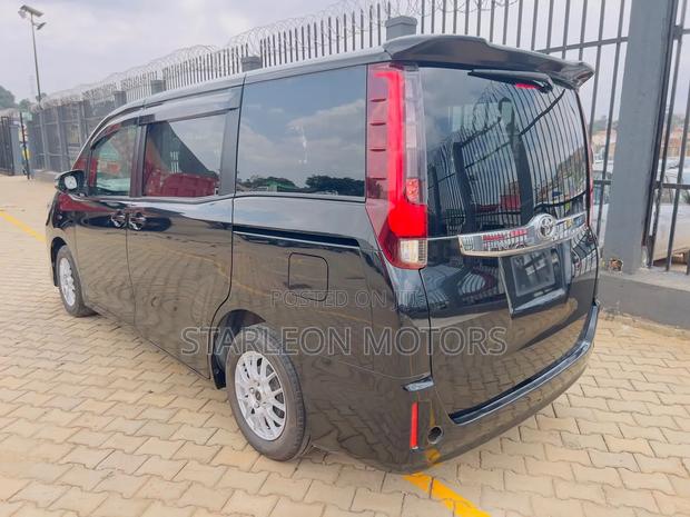 Toyota Noah 2017 Black