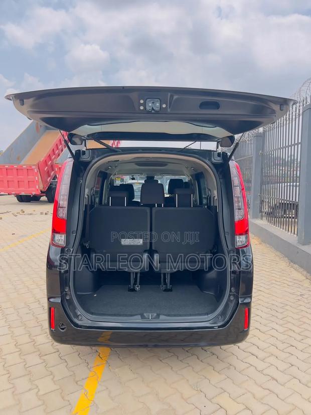 Toyota Noah 2017 Black