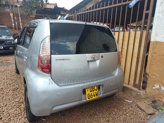 Toyota Passo 1.3 FWD 2006 Black
