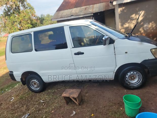 Toyota TownAce Noah 1999 White