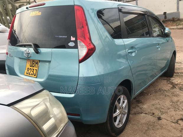 Toyota Passo Sette 2009 Blue