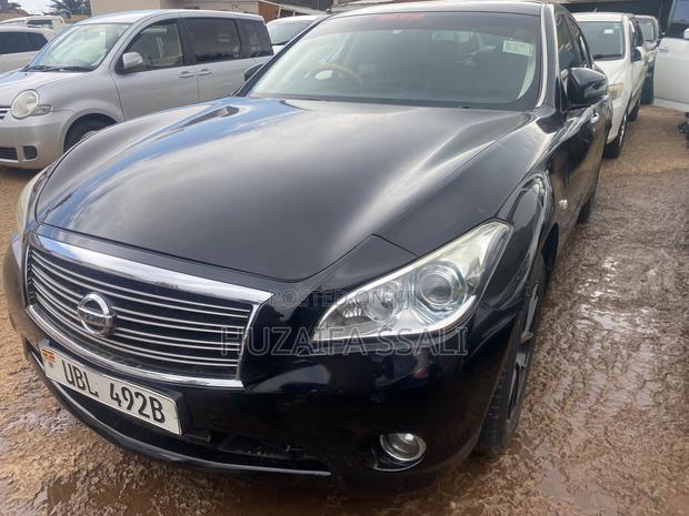 Nissan Fuga 2014 Black