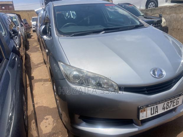 Toyota Wish 2013 Silver