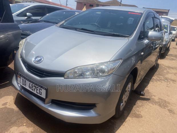 Toyota Wish 2013 Silver
