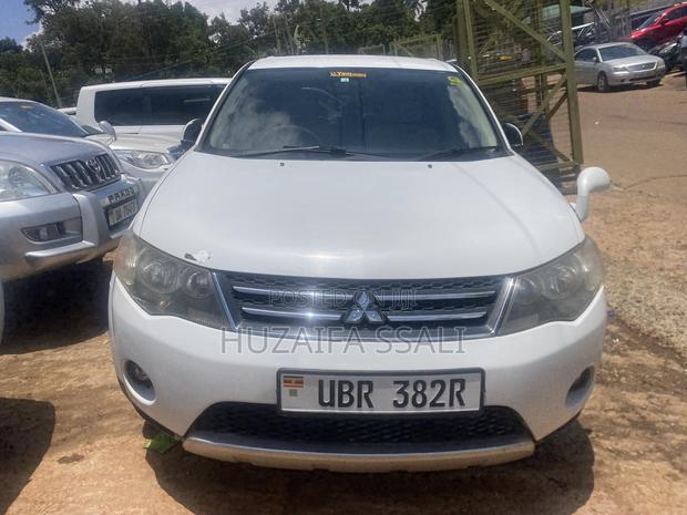 Mitsubishi Outlander 2010 White