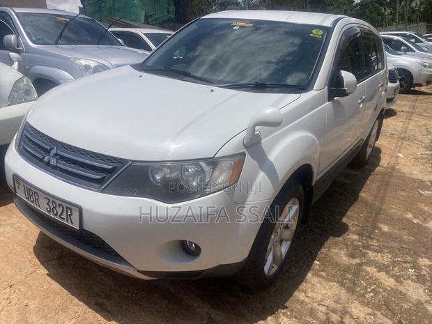 Mitsubishi Outlander 2010 White
