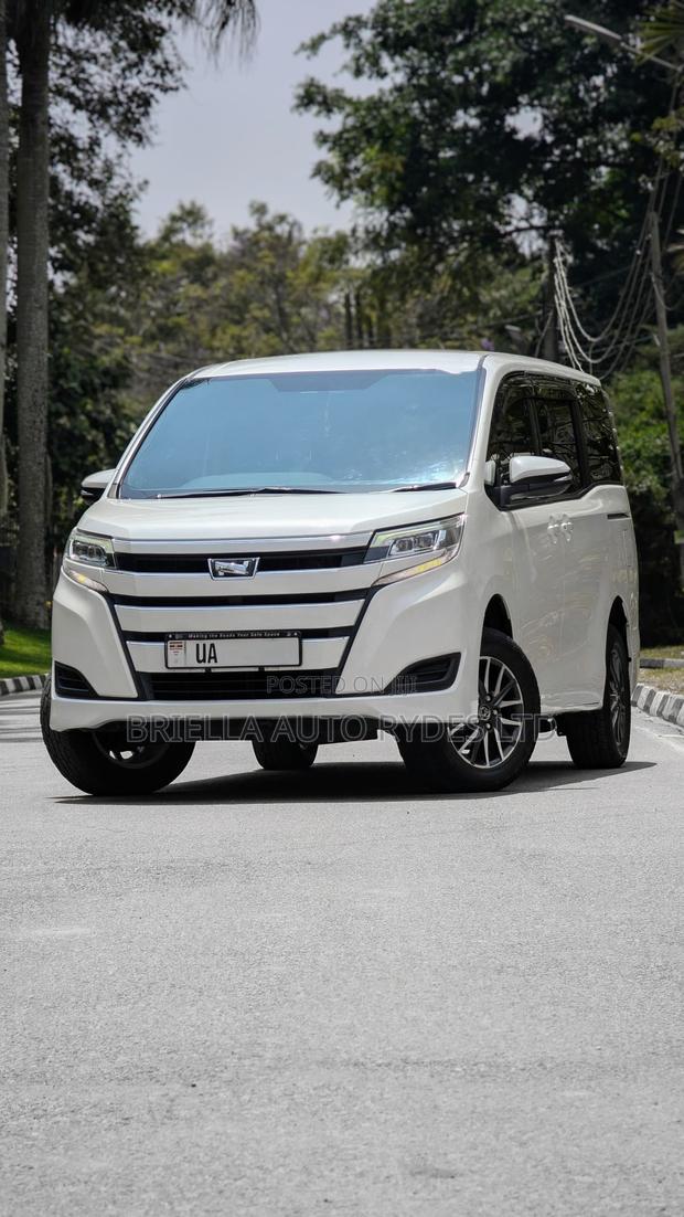 Toyota Noah 2018 White