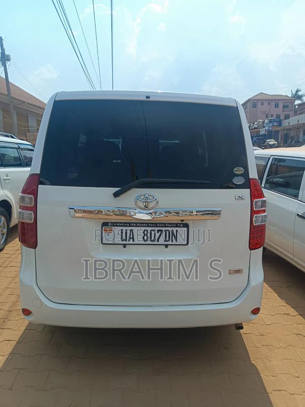 Toyota Noah 2013 White