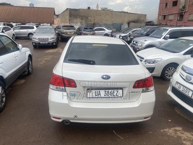 Subaru Legacy 2011 Silver