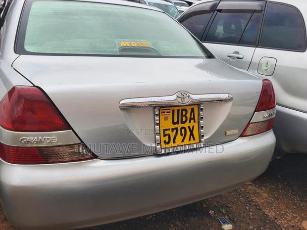 Toyota Mark II 2004 Silver