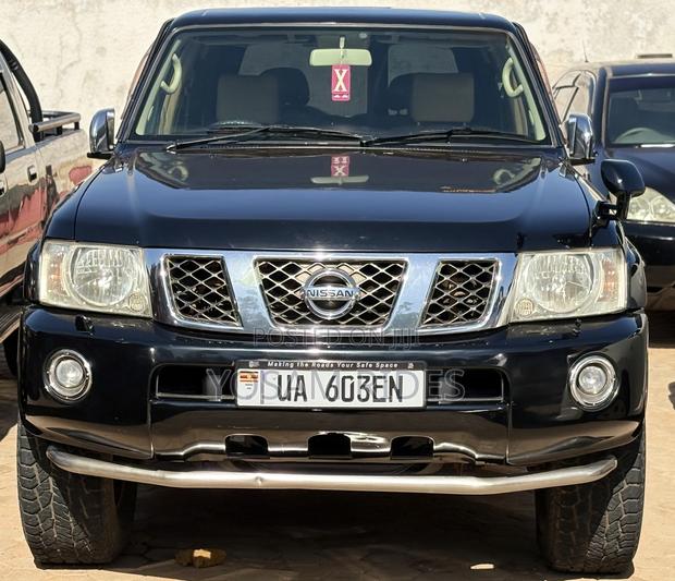 Nissan Patrol 2004 Black