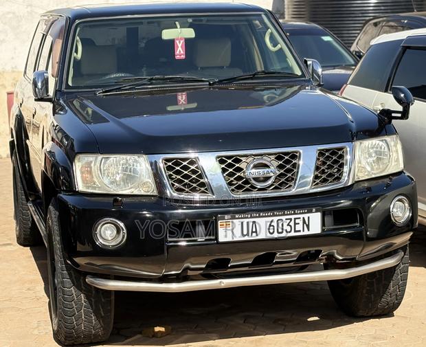 Nissan Patrol 2004 Black