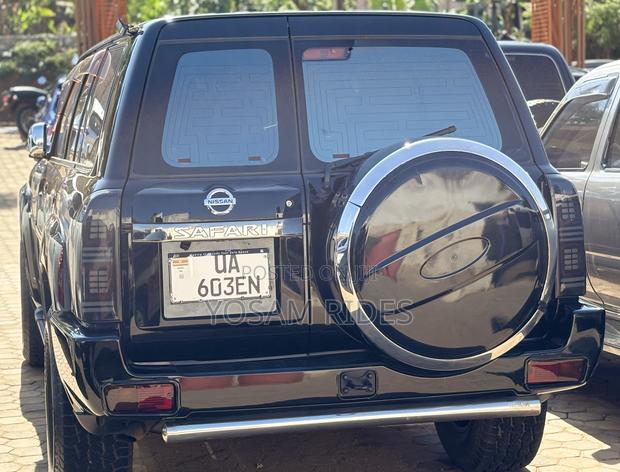 Nissan Patrol 2004 Black