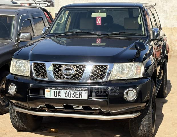 Nissan Patrol 2004 Black