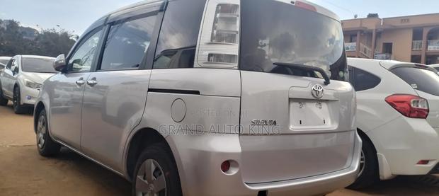 Toyota Sienta 2013 Silver