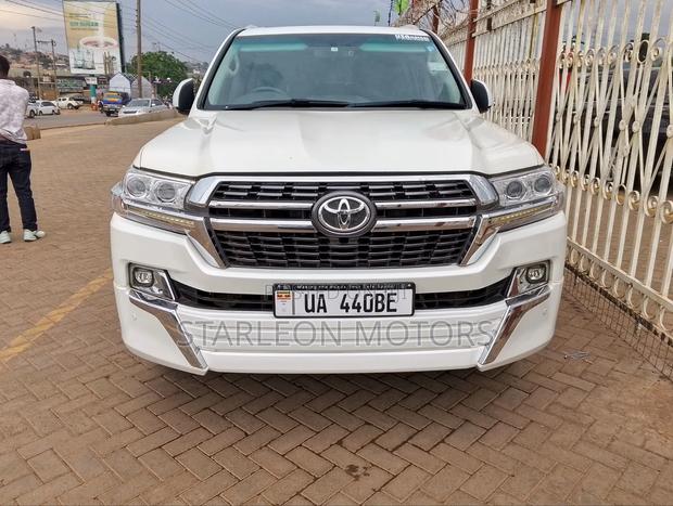 Toyota Land Cruiser 2012 White