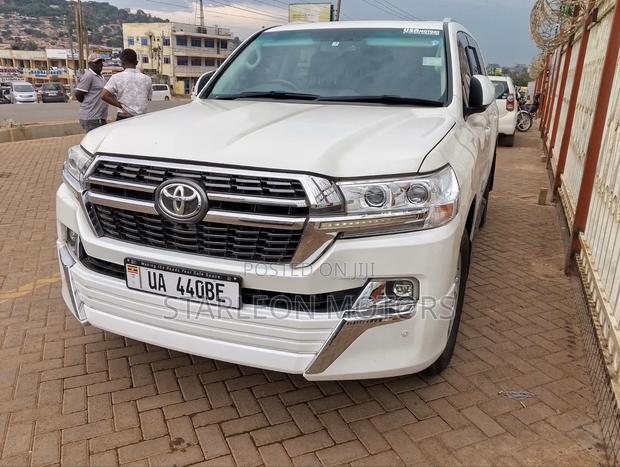 Toyota Land Cruiser 2012 White
