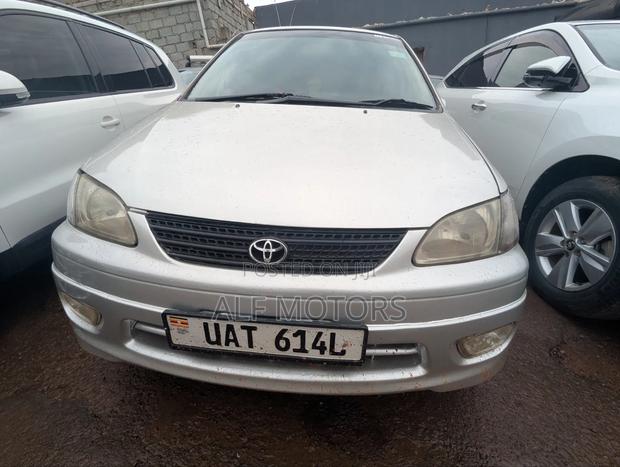 Toyota Corolla Spacio 2000 Silver