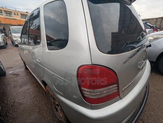 Toyota Corolla Spacio 2000 Silver