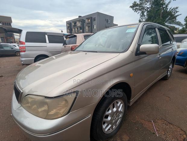 Toyota Vista 2002 Silver