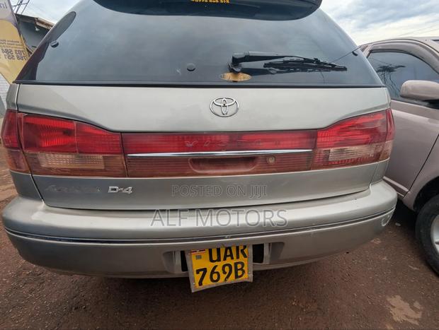 Toyota Vista 2002 Silver