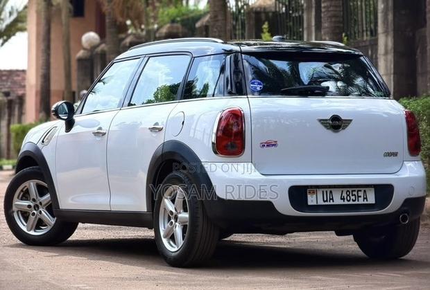 Mini Cooper Base 2013 White