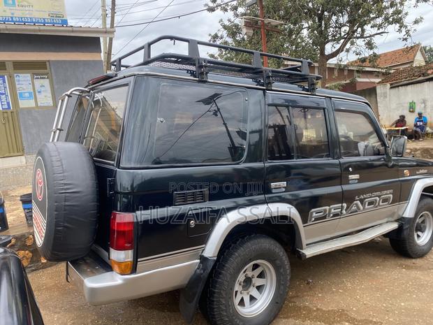 Toyota Land Cruiser Prado 2005 Blue
