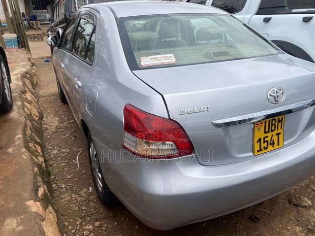 Toyota Belta 2010 Silver