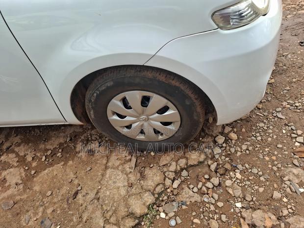 Toyota Sienta 2010 White