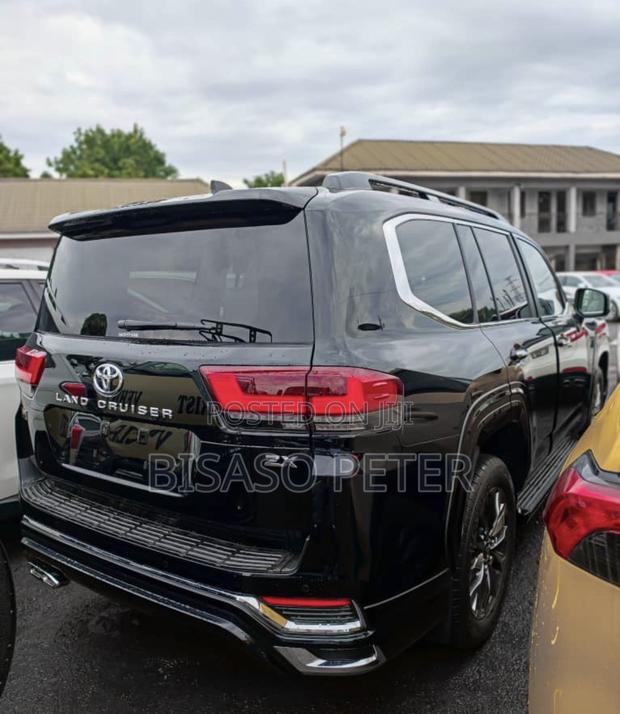 Toyota Land Cruiser 2025 Black