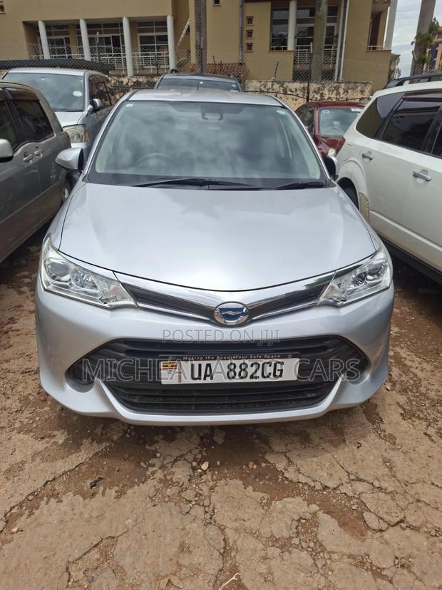 Toyota Corolla Fielder 2016 Silver