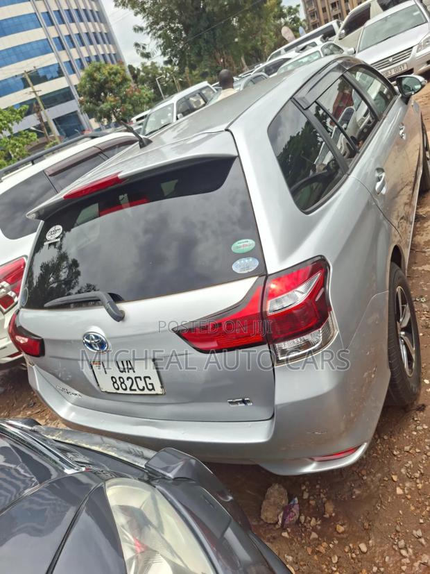 Toyota Corolla Fielder 2016 Silver
