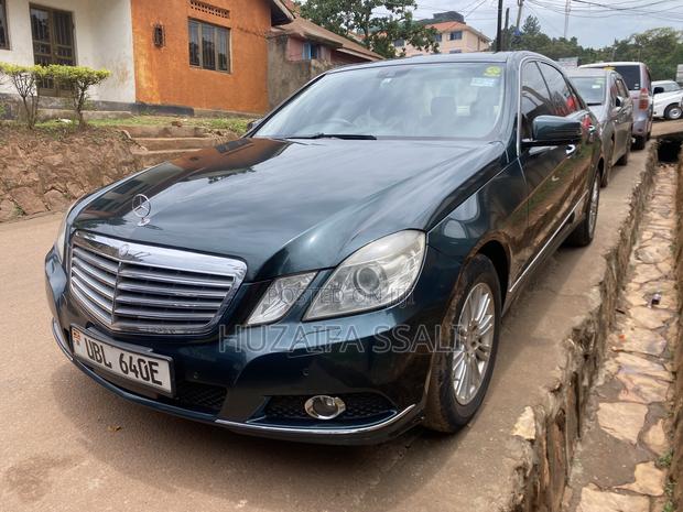 Mercedes-Benz E300 2009 Green