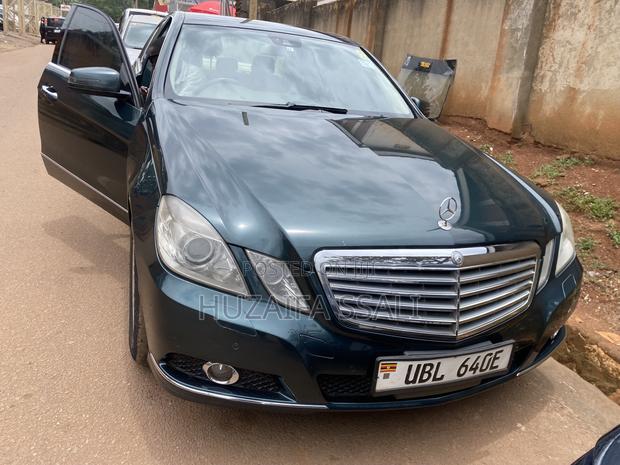 Mercedes-Benz E300 2009 Green