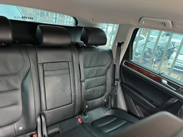 Volkswagen Touareg 2014 Black