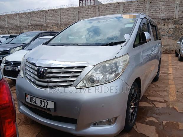 Toyota Alphard 2.4 Petrol AWD 2010 Silver