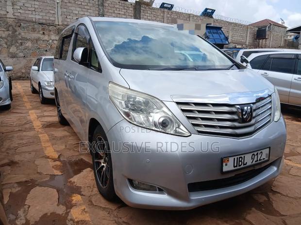 Toyota Alphard 2.4 Petrol AWD 2010 Silver