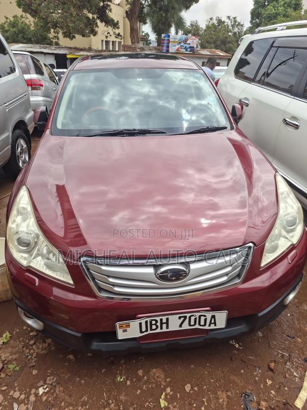 Subaru Outback 2010 Red