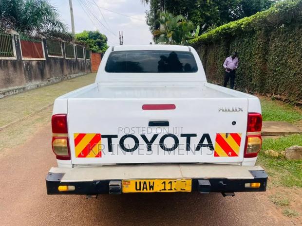 Toyota Hilux 2014 White