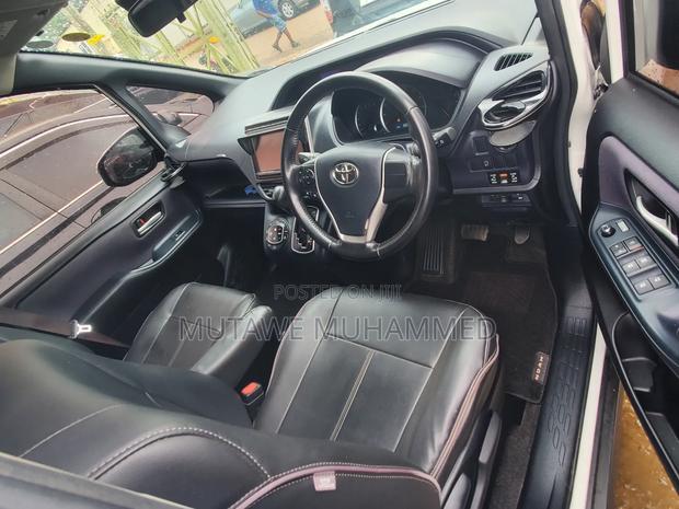 Toyota Noah 2016 White