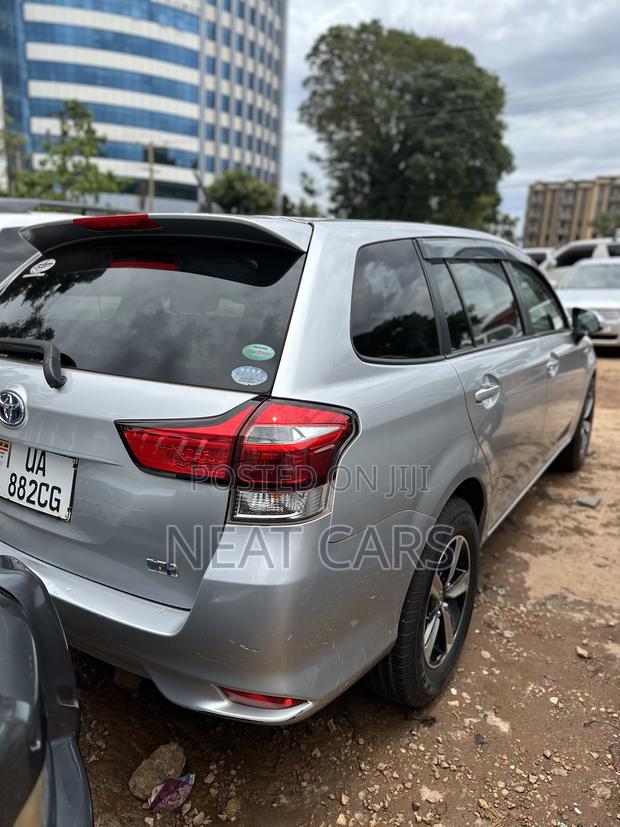 Toyota Corolla Fielder 2016 Silver